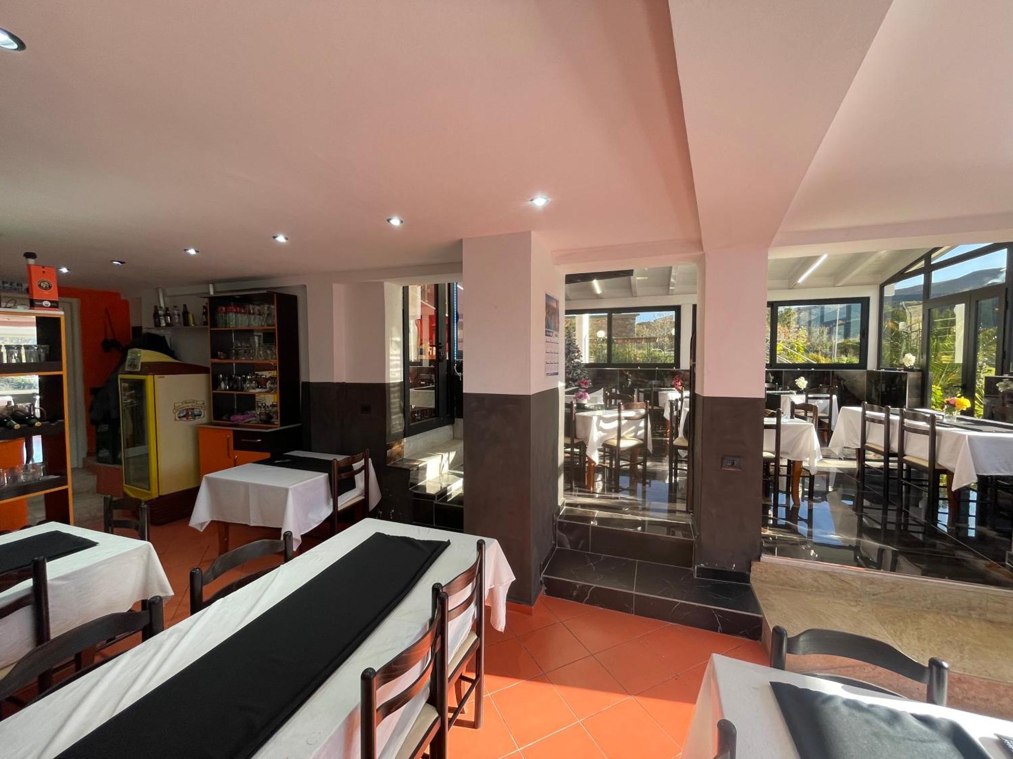 Hotel Bar Restaurant Mete Peshkepi Exterior foto